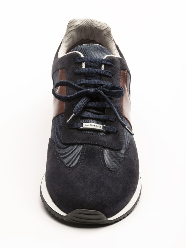 Aufnahme einer Mittel Schleife an einem Walbusch Schuh.