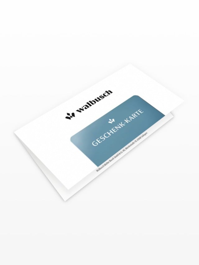 Ein Umschlag mit einer Geschenk-Karte, beschriftet mit "walbusch" und "GESCHENK-KARTE".
