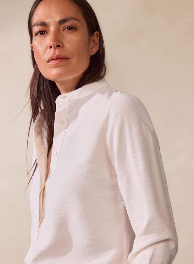 Abbildung Oberkörper Dame Bluse