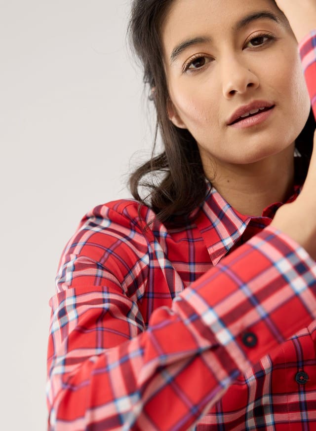 Abbildung Oberkörper Dame Bluse