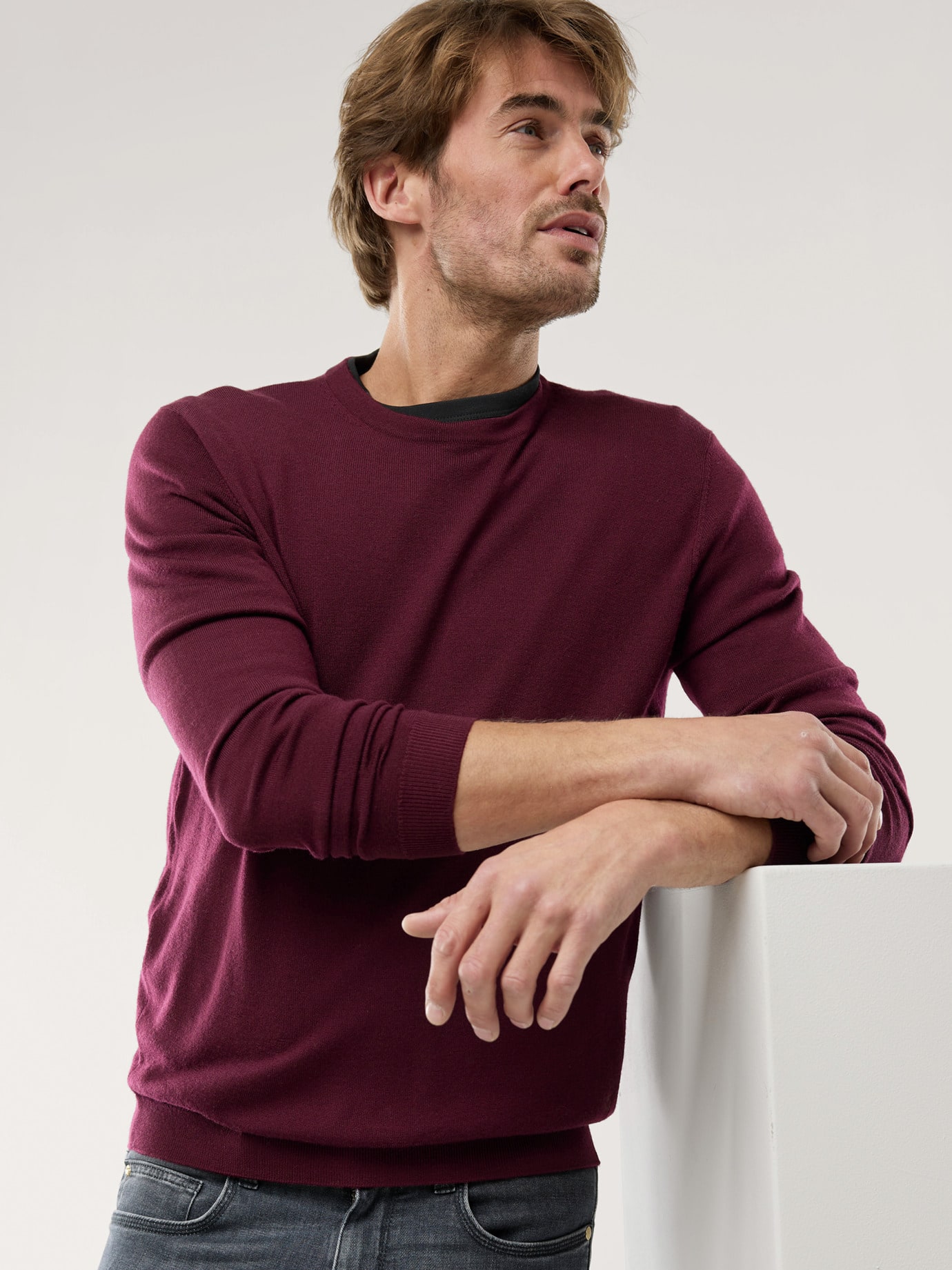 Walbusch Rundhals-Pullover Merino Extrafein, , Farbe Rot, 50, reine, extrafeine Merinowolle temperaturausgleichend Herren 2