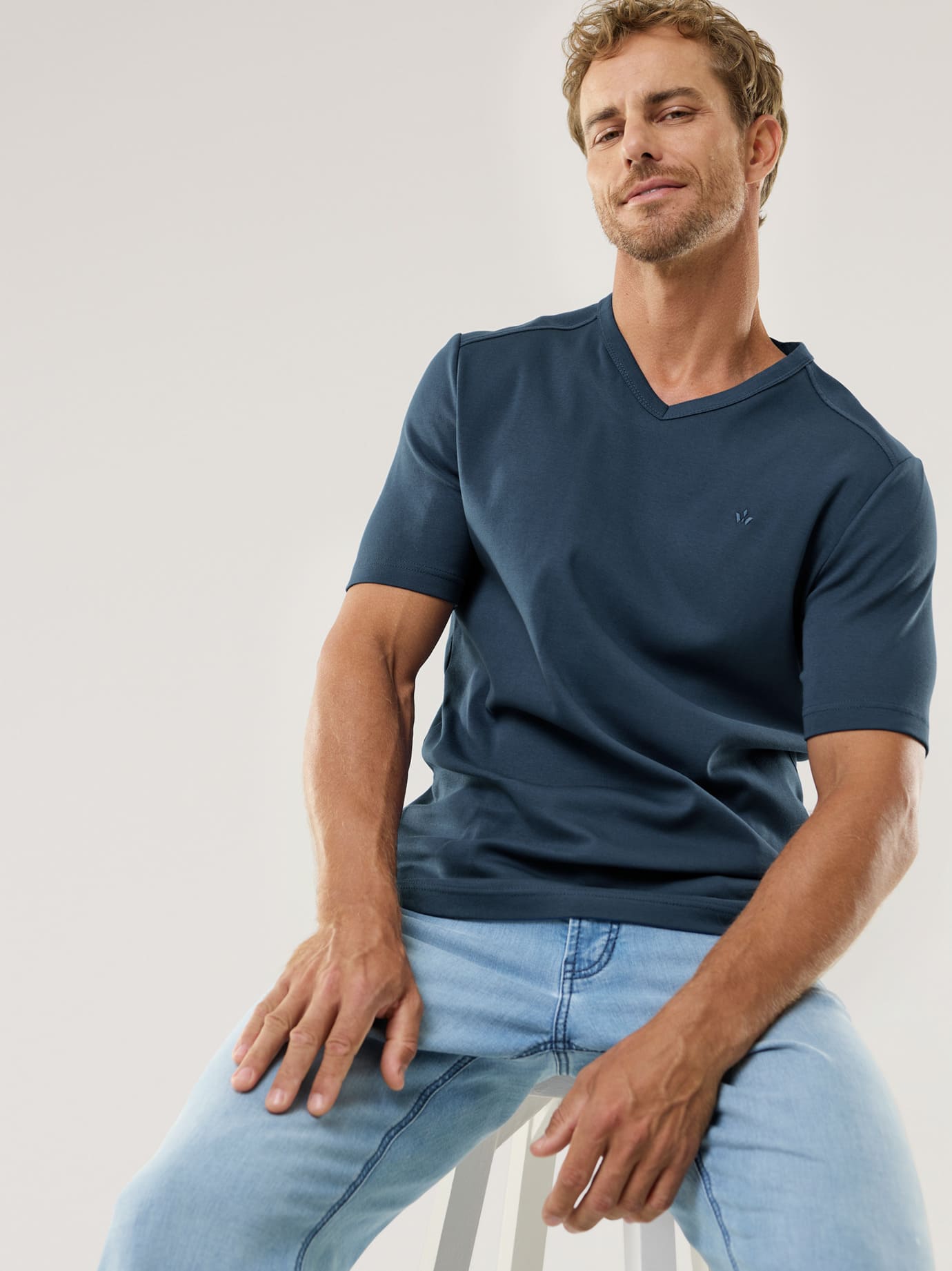 Walbusch Zu schade für drunter-Shirt V-Neck Blue 54 6