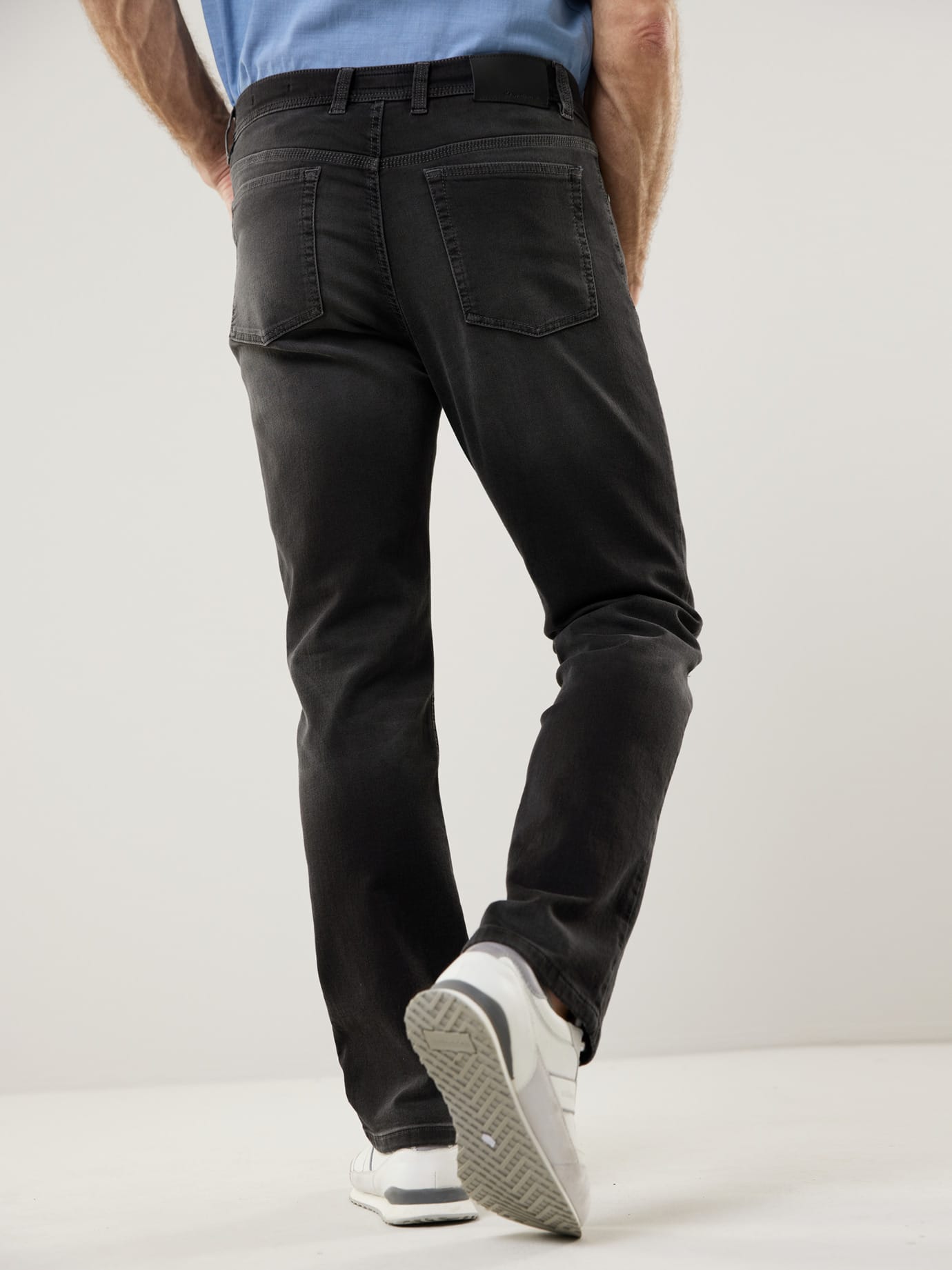Walbusch Five Pocket Jogger Jeans Black 27 3