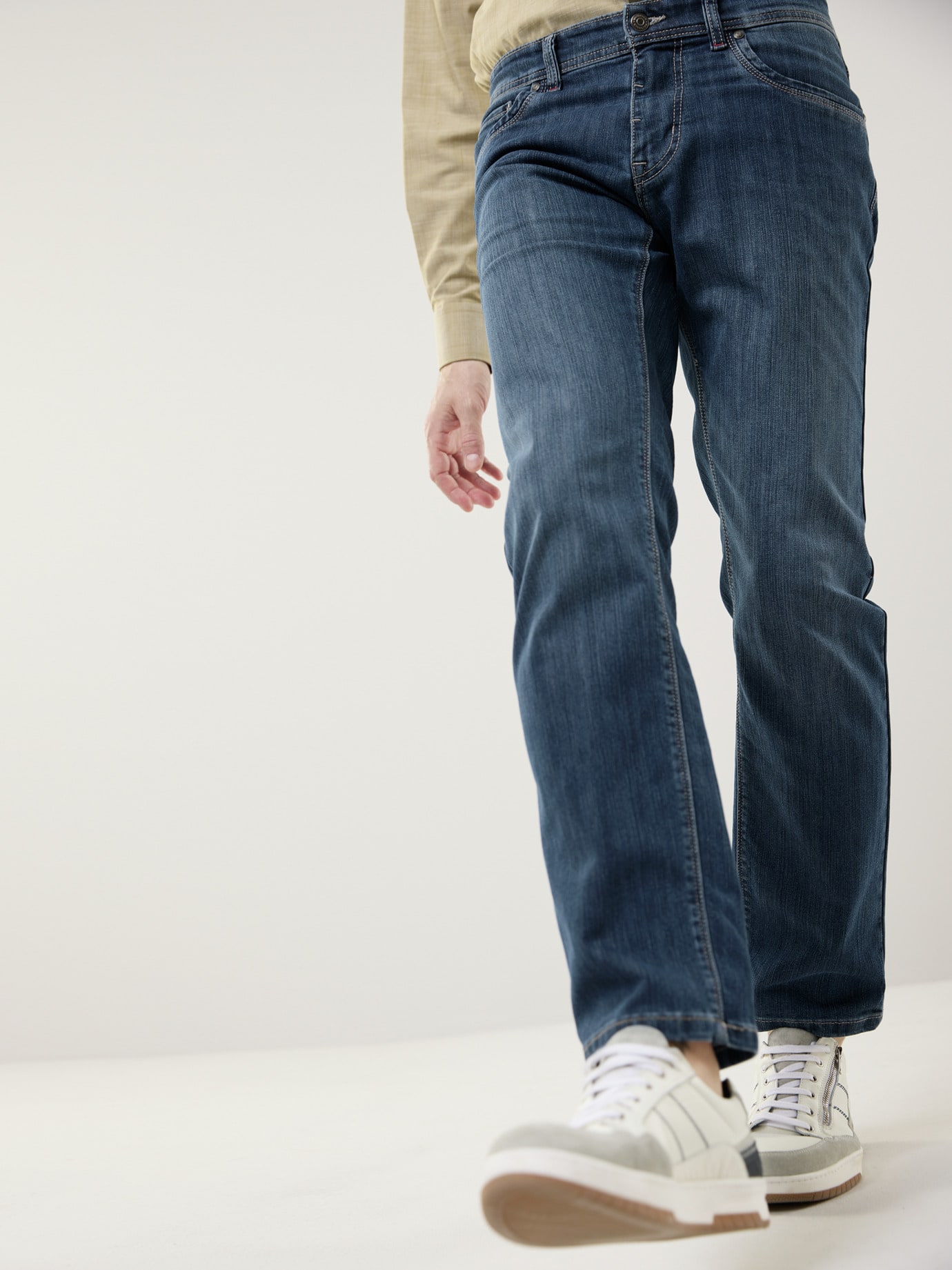 Walbusch T400 Sportjeans Modern Fit, Modern Fit#normale Größen#schlanke Größen#untersetzte Größen, Farbe Blau, 29, ultraelastischer Stoff Comfort-Bund (6 cm dehnbar) Herren 2