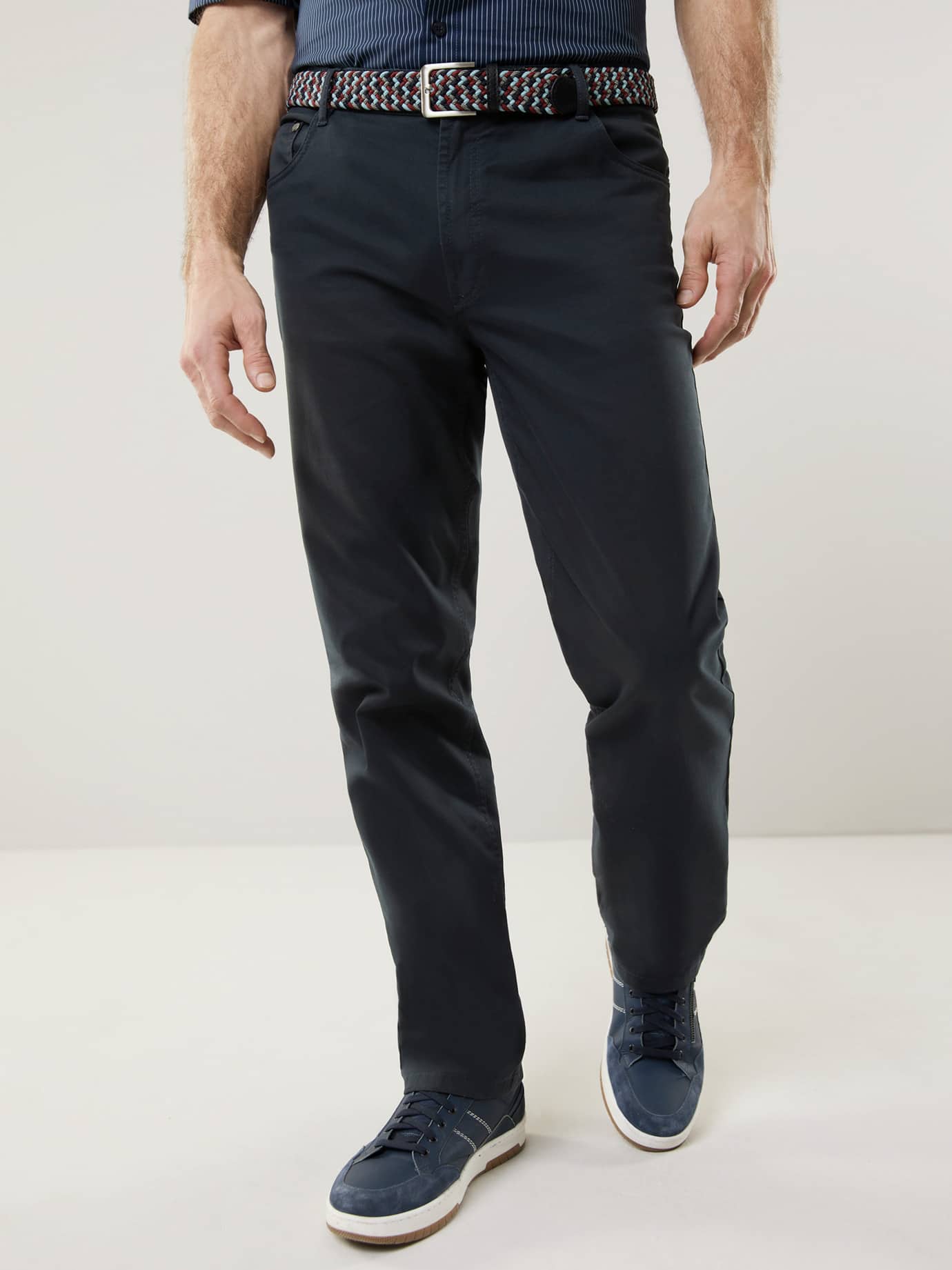 Walbusch Extraglatt-Stretchbund Five Pocket, Regular Fit#normale Größen#schlanke Größen#untersetzte Größen, Farbe Blau, 102, inklusive passendem Gürtel mit Hemdenstopper Herren 2