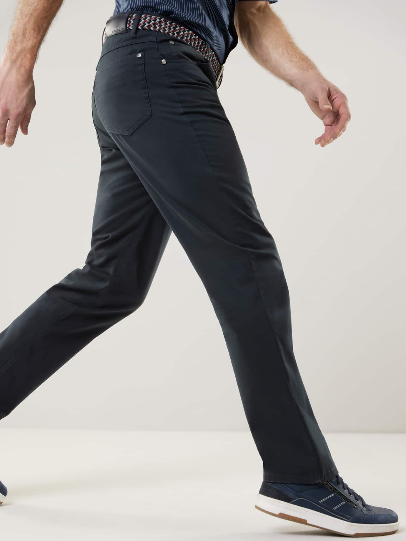 Walbusch Extraglatt-Stretchbund Five Pocket, Regular Fit#normale Größen#schlanke Größen#untersetzte Größen, Farbe Blau, 102, inklusive passendem Gürtel mit Hemdenstopper Herren 3