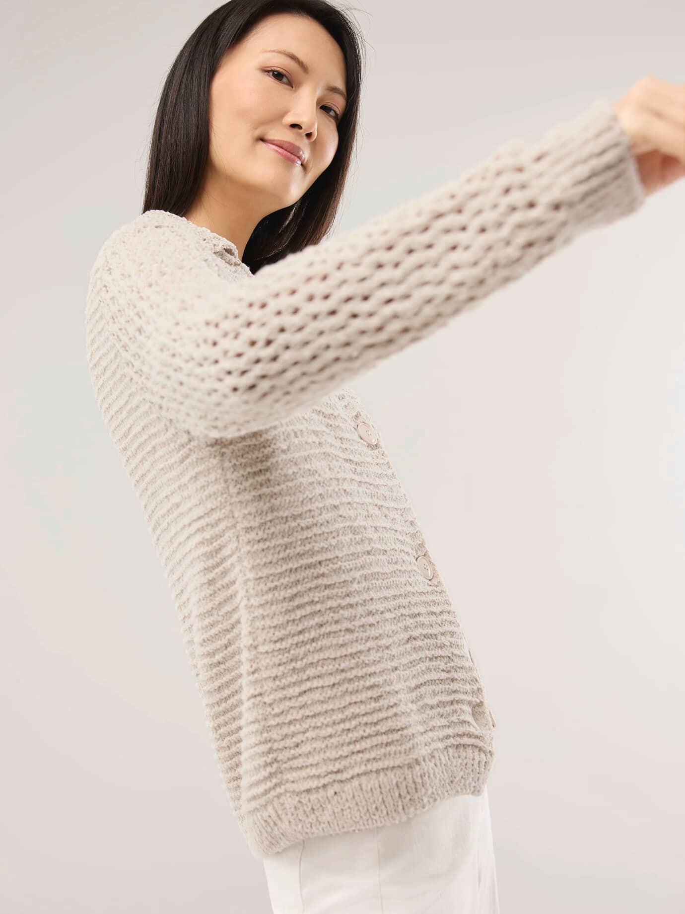 Walbusch Strickjacke mit Leinen, normale Größen, Farbe Beige, 52, edles Leinenmix-Bändchengarn leicht & atmungsaktiv Damen 2