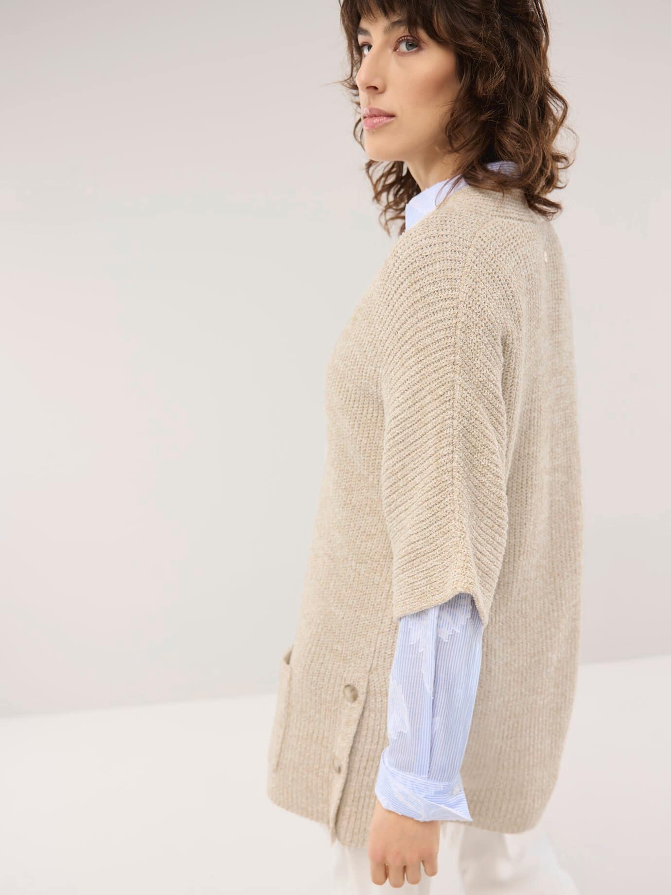 Longstrickweste mit Kimonoärmeln