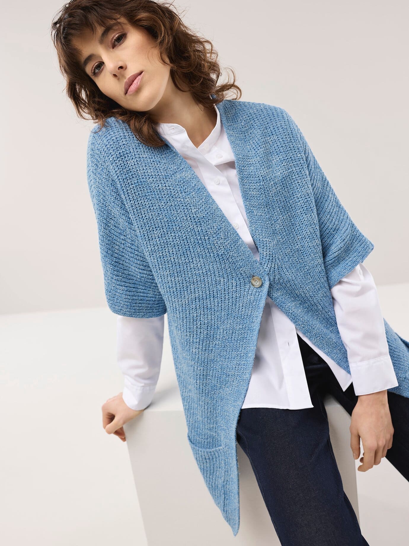 Longstrickweste mit Kimonoärmeln, normale Größen, Farbe Blau, 42, modisch: Kimonoschnitt schmeichelnde Longform Damen