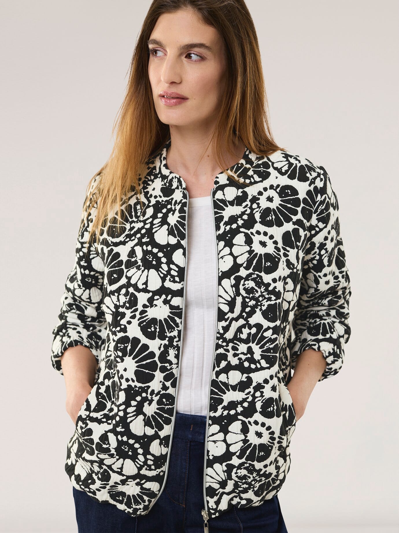 Blouson Blumenjacquard, Kurzgrößen, Farbe Schwarz, 52, edler Jacquard bequeme Baumwollmischung Damen