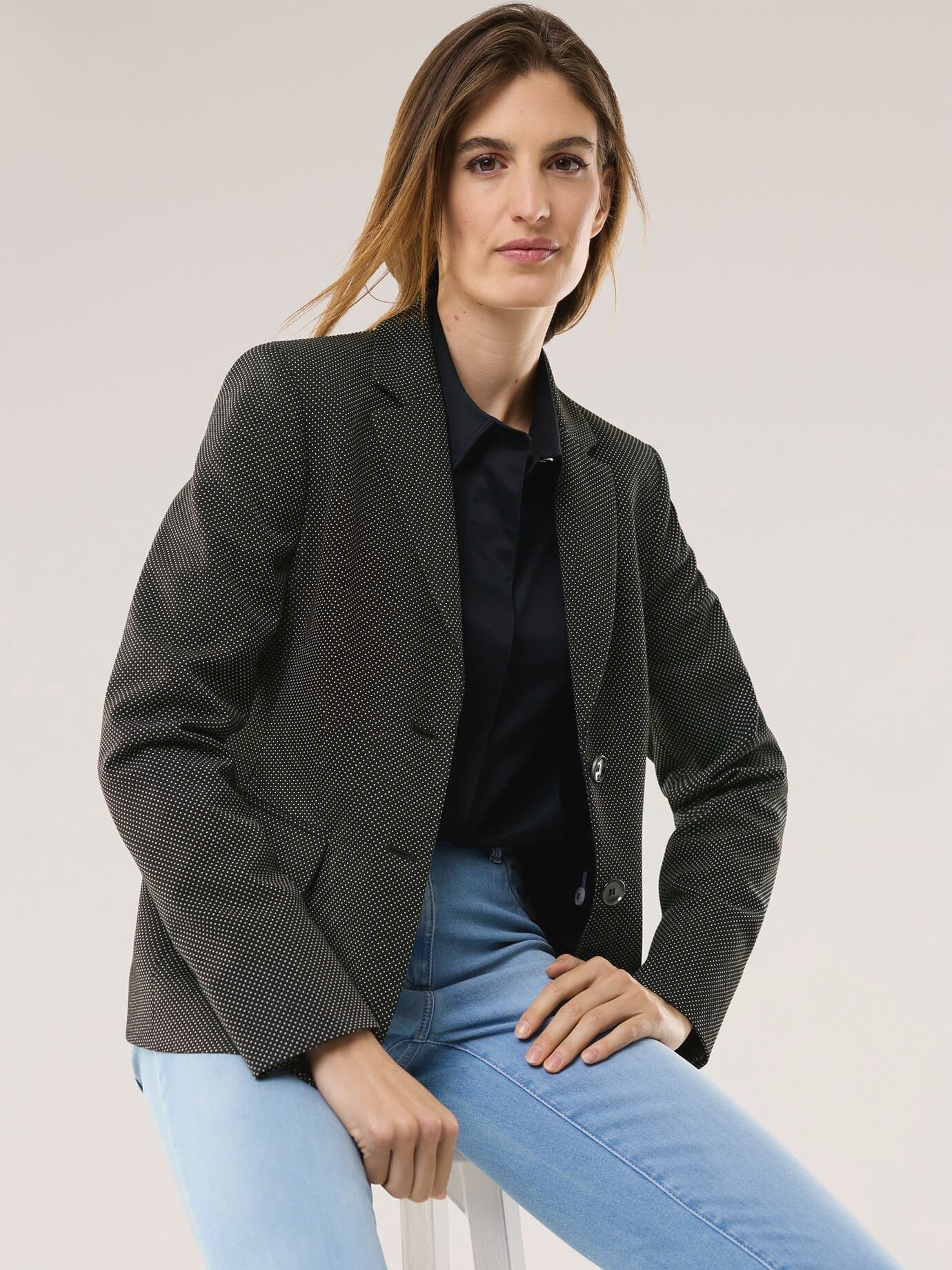 Thumbnail - Reversblazer Dots