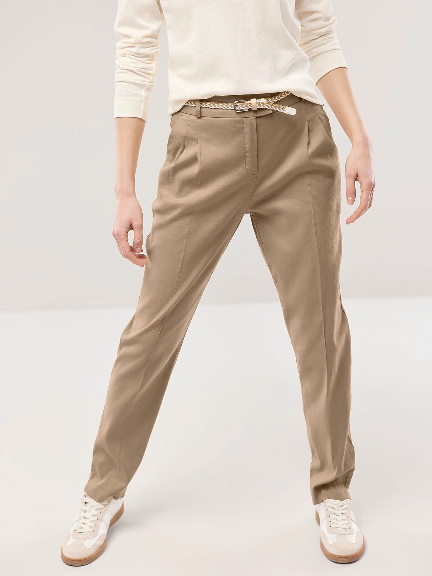 Walbusch Bundfaltenhose aus Leinenmix, Regular Fit#normale Größen#Kurzgrößen, Farbe Beige, 21, soft und elastisch permanente Bügelfalte Damen
