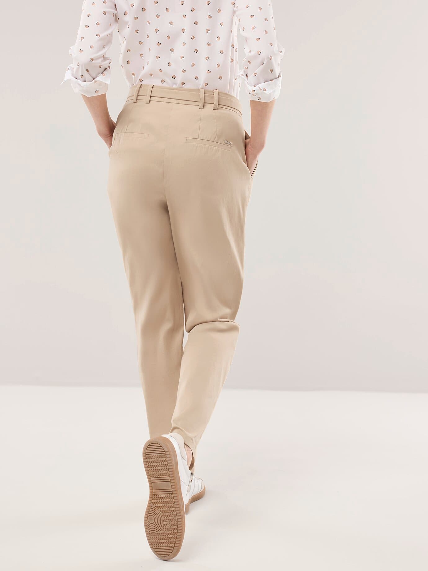 Walbusch Pleated Trousers Beige 25 3