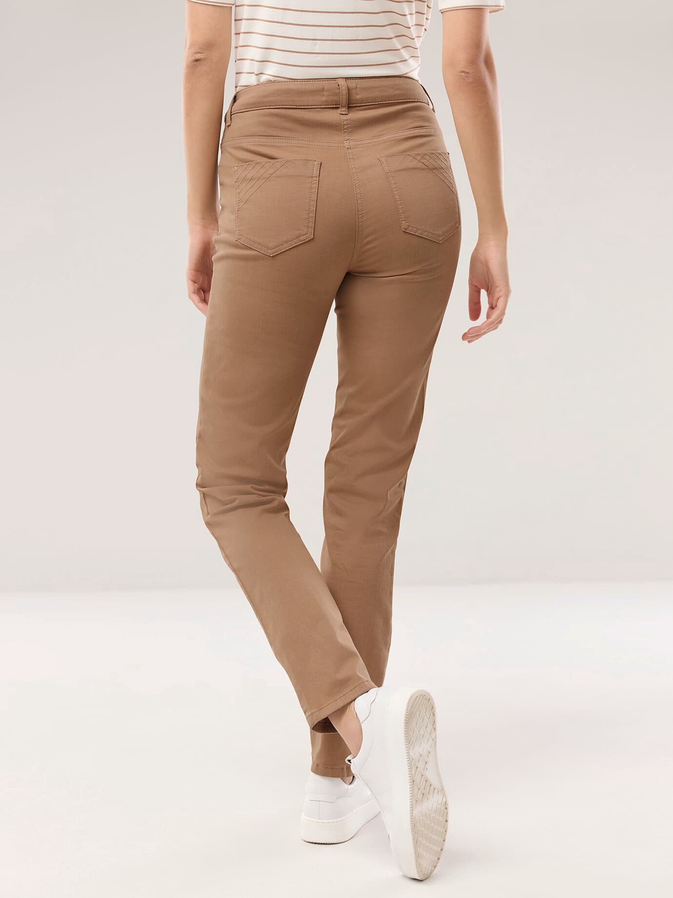 Walbusch Powerstretch-Baumwollhose, noch offen: Filter Passform#noch offen: Größenlauf, Farbe Beige, 50, elastisch dank T400 Faser weicher Griff Damen 3