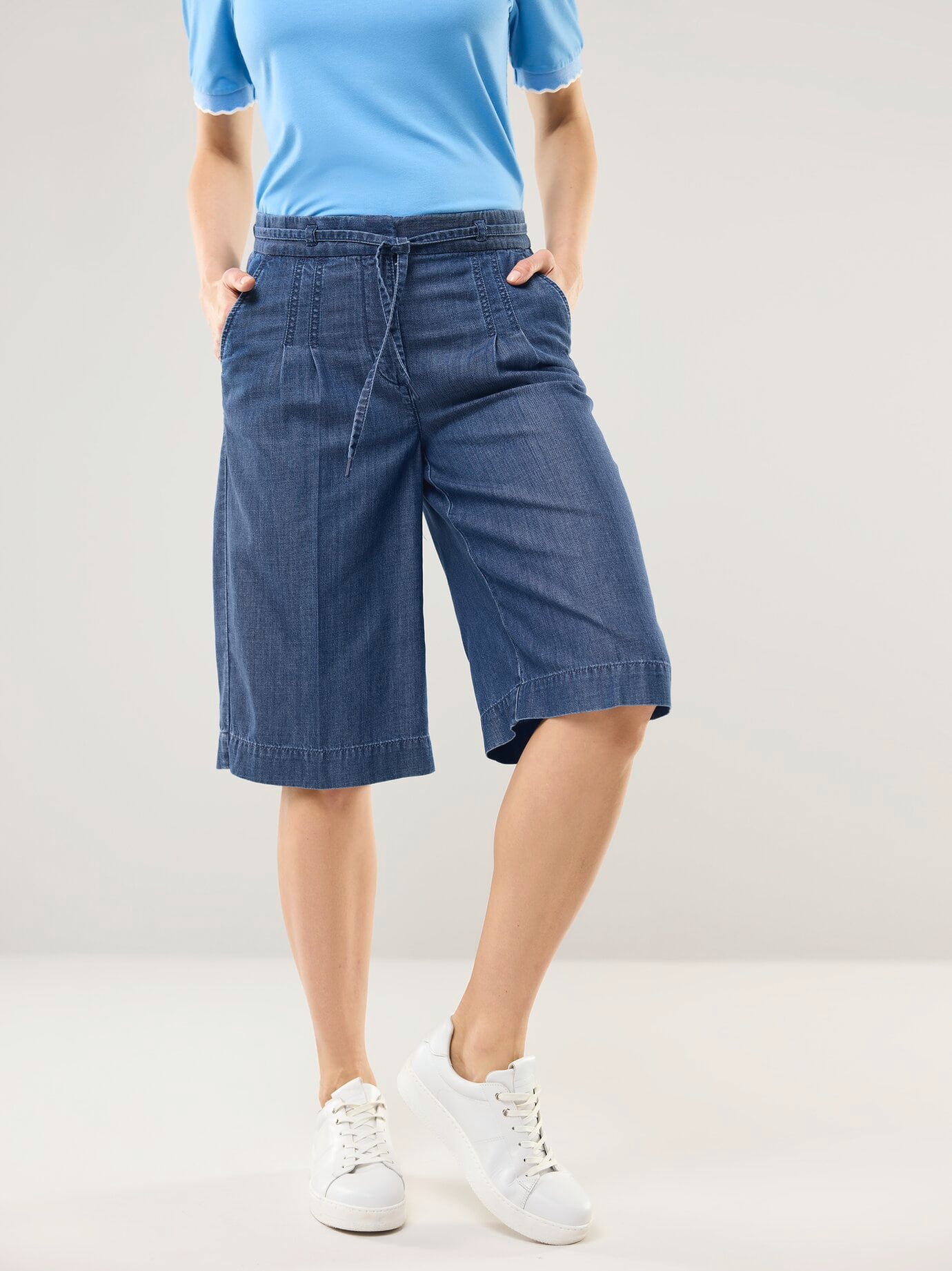 Bermudas aus Denim, Regular Fit#normale Größen, Farbe Blau, 42, sommerliche Länge kühlender Materialmix Damen