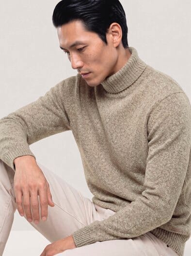 Rollkragenpullover aus Lammwolle Natur