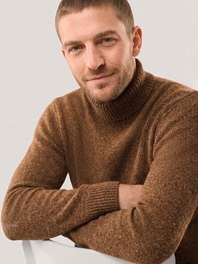 Rollkragenpullover aus Lammwolle Cognac
