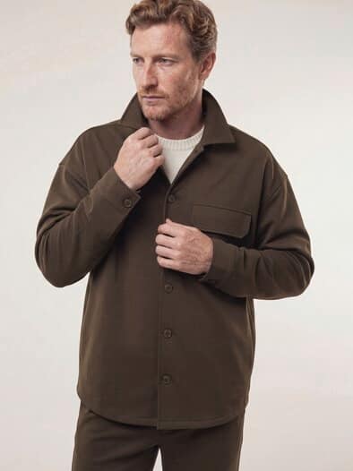 Hemdjacke aus elatischem Material Braun