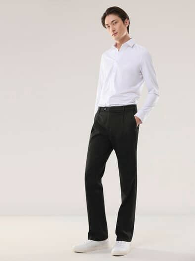 Extraglatt Flex-Bundfaltenjeans Permablack