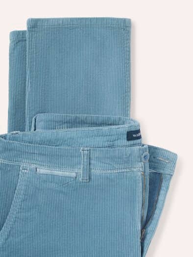 Cordhose aus weicher Baumwolle Hellblau