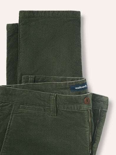 Wärmende Cordhose mit Thermofutter Oliv