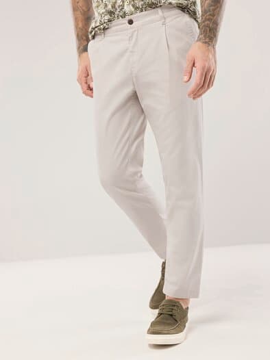 Bundfalten-Chino Feinstruktur Safaribeige