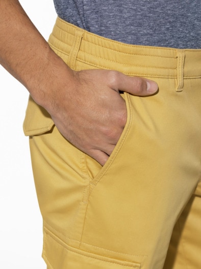8-Taschen-Cargo-Bermudas Gelb