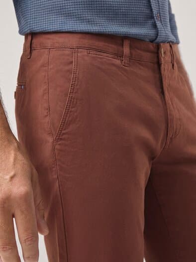 Elastische Chino aus Baumwolle Rotbraun