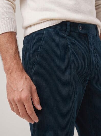 Cordhose mit Bundfalte Marine