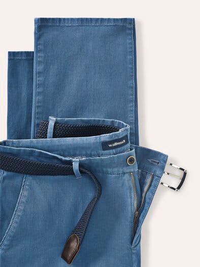 Chino inklusive Gürtel Mittelblau
