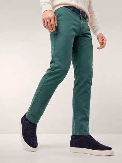 Chino inklusive Gürtel Flaschengrün