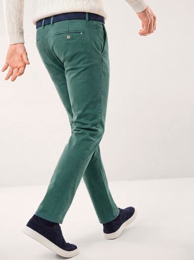 Chino inklusive Gürtel Flaschengrün