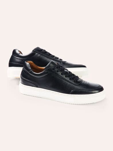 Classic-Tennis Sneaker Schwarz
