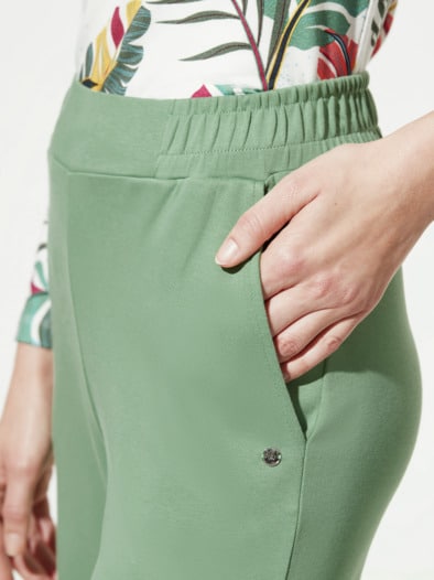 Baumwollstretch Culotte Kleegrün