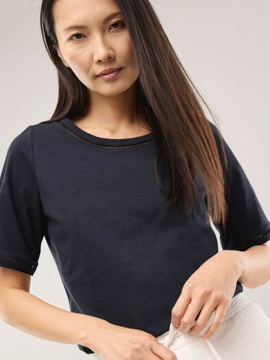 Baumwollshirt Lochstickereiband Nachtblau