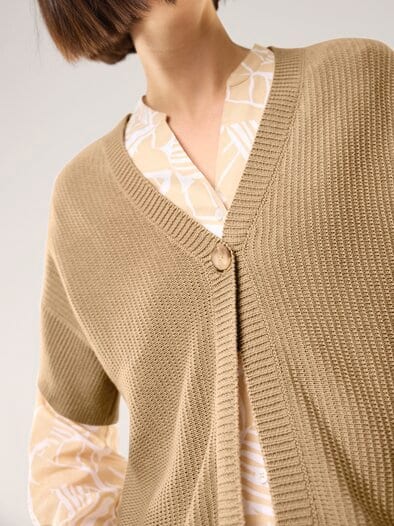 Strickweste Strukturmuster Sand