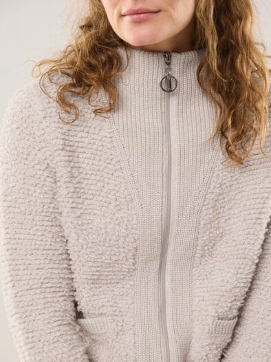 Strickjacke in Boucle  und Glattstrickoptik Creme