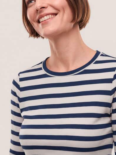 Baumwollshirt mit Ringel Creme/Nachtblau