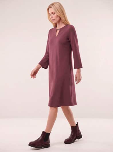 Kleid A-Linie mit Ausschnittdetail Merlot