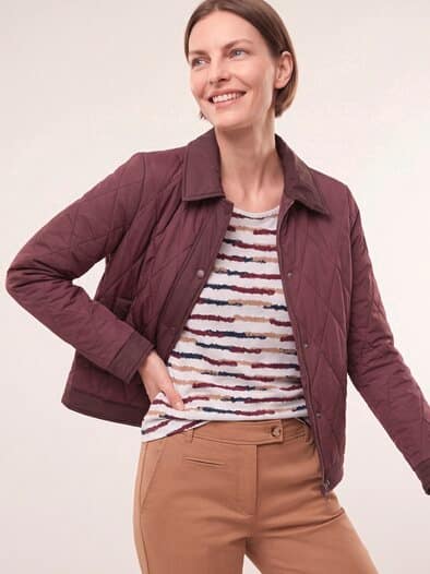 Kurze Steppjacke mit Materialmix Merlot