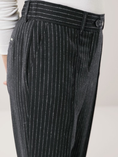 Premium Marlenehose Nadelstreifen Schwarz