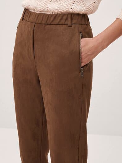 Suede Hose aus elastischem Material Cognac