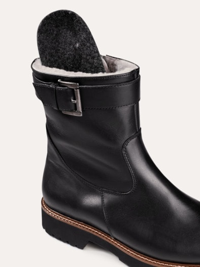 Lammfell-Stiefelette Schwarz