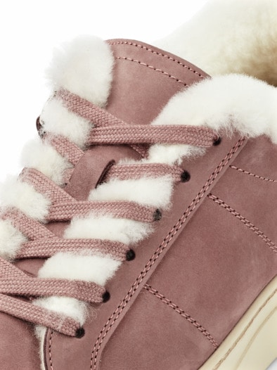 Lammfell City-Sneaker Lavendel