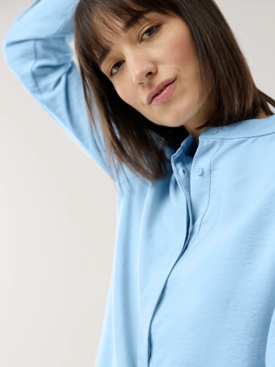 Easy Care Crincle Bluse Skyblue