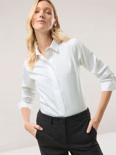 Baumwollbluse mit langer Manschette Weiß