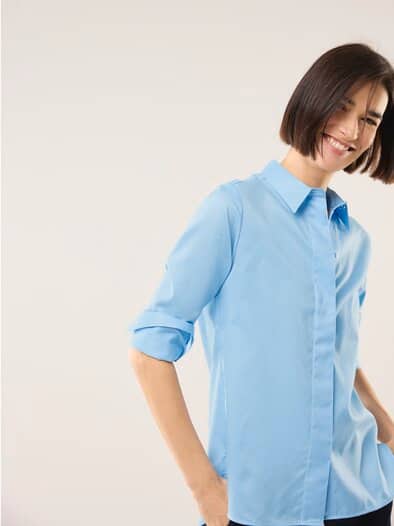 Baumwollbluse mit langer Manschette Skyblue