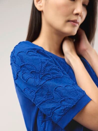 Blusenshirt mit Stickerei Tintenblau