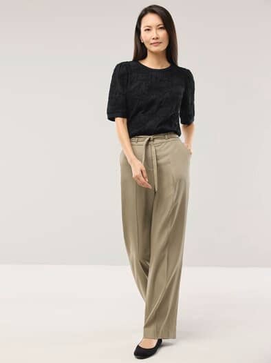 Blusenshirt mit Stickerei Schwarz