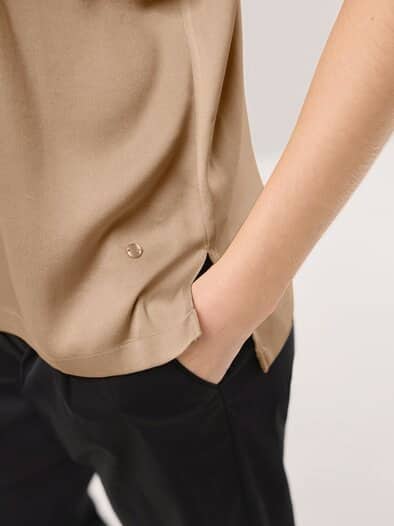 Blusenshirt aus Satin Sand